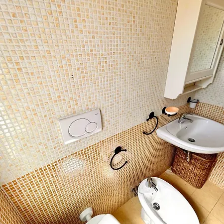 Bilocale Leonardo A Sirolo, Con Giardino A Due Passi Dal Centro * Sirolo